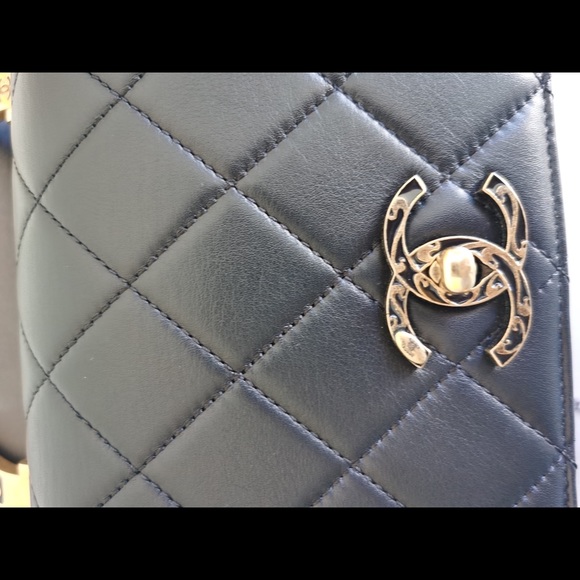 Chanel Most Wanted Princess Enamel Calfskin Bag - Picture 3 of 15